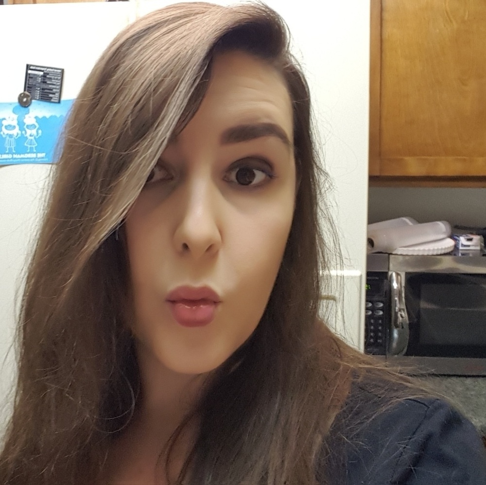 Meet your Posher, Dee.